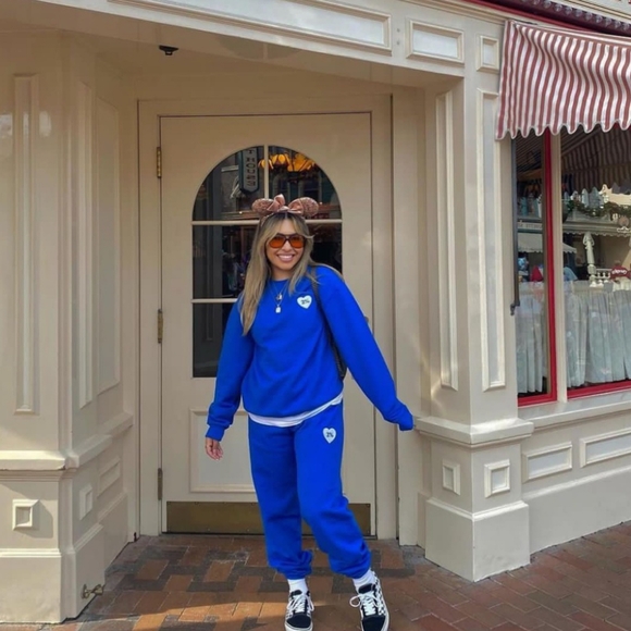 ↠ Dairy Boy Paige Lorenze Cozy 2% Royal Blue Crewneck Cotton Pullover Sweatshirt - Picture 2 of 12